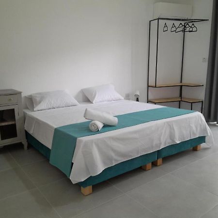 Limestone Sun Suites Слима Екстериор снимка