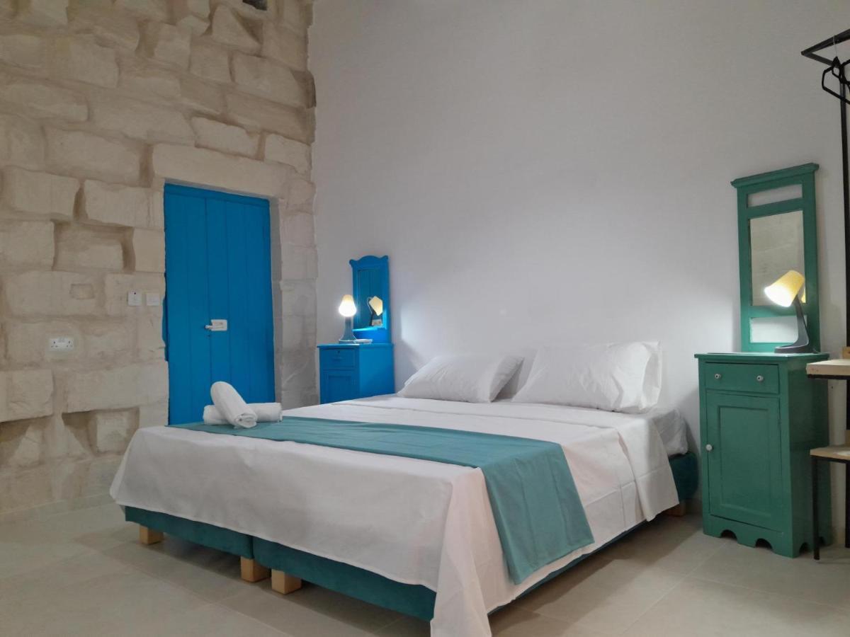 Limestone Sun Suites Слима Екстериор снимка