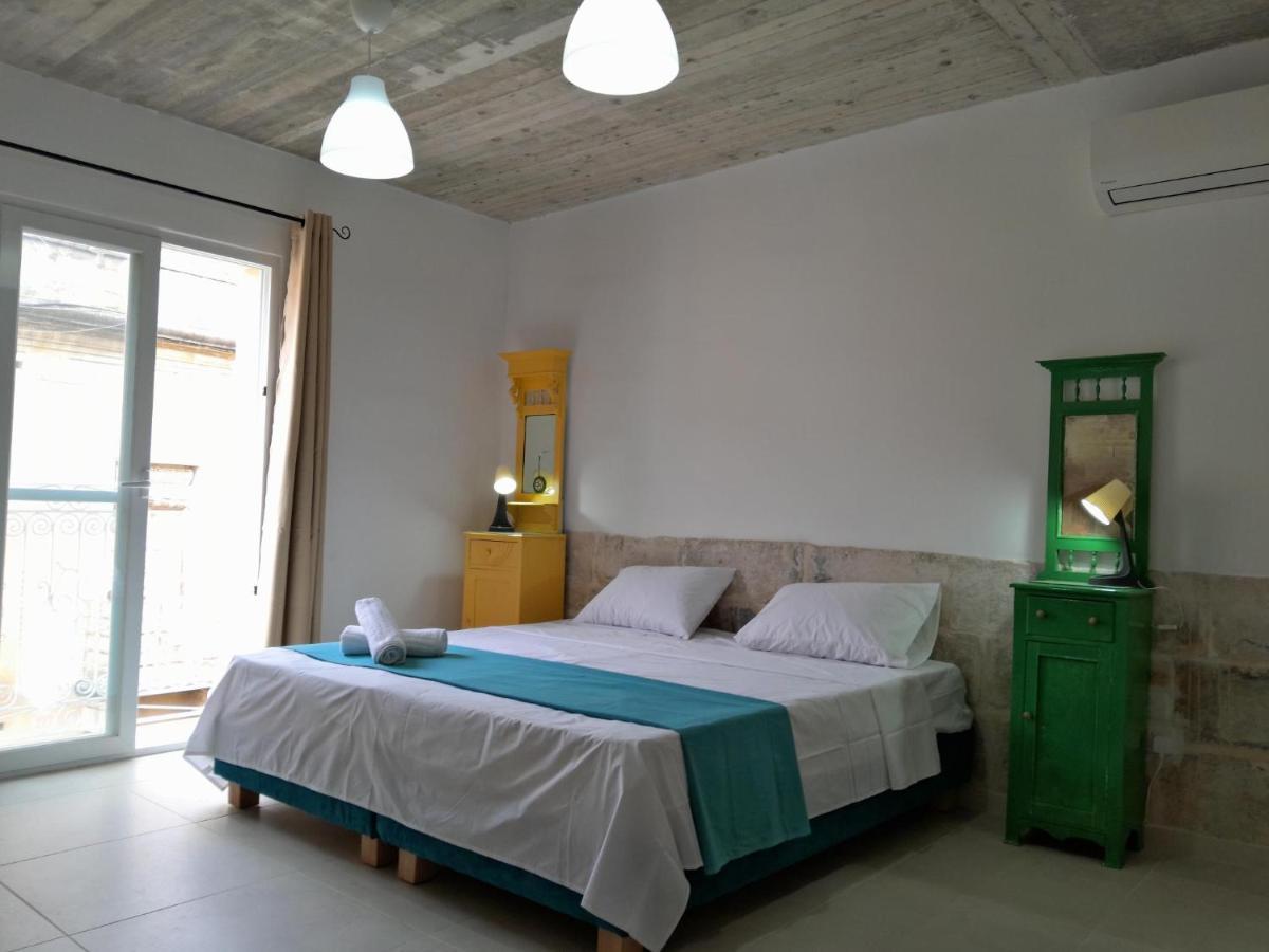 Limestone Sun Suites Слима Екстериор снимка